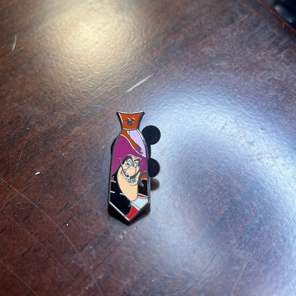 Disney Pin, tie shape Captain Hook, hidden Mickey